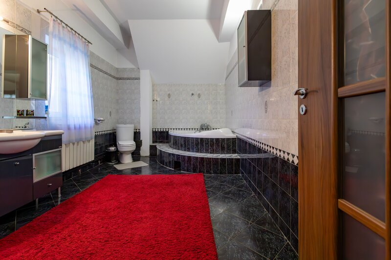 Bacau, proprietate exclusivista ultracentrala, eleganta, spatiu si rafinament