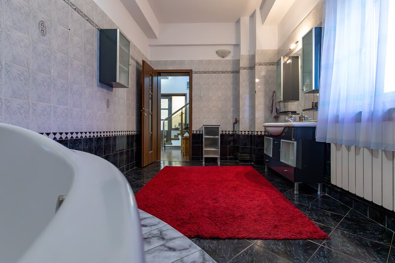 Bacau, proprietate exclusivista ultracentrala, eleganta, spatiu si rafinament